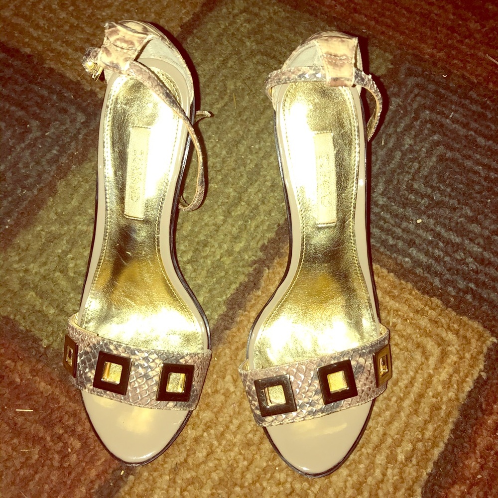 Beautiful pair of snake skin Dum&No high heels